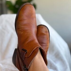 Ugg Barnett Ankle Boots